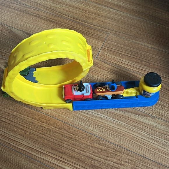 Fisher-Price Disney Mickey And The Roadster Racers - Mustard - Picture 3 of 4